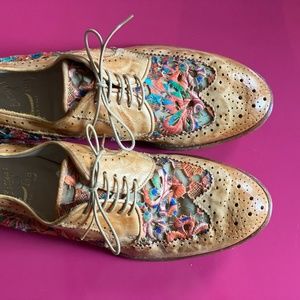 Men and woman lace up shoes, Lisa Bottega , size us  8.5 ,multicolor